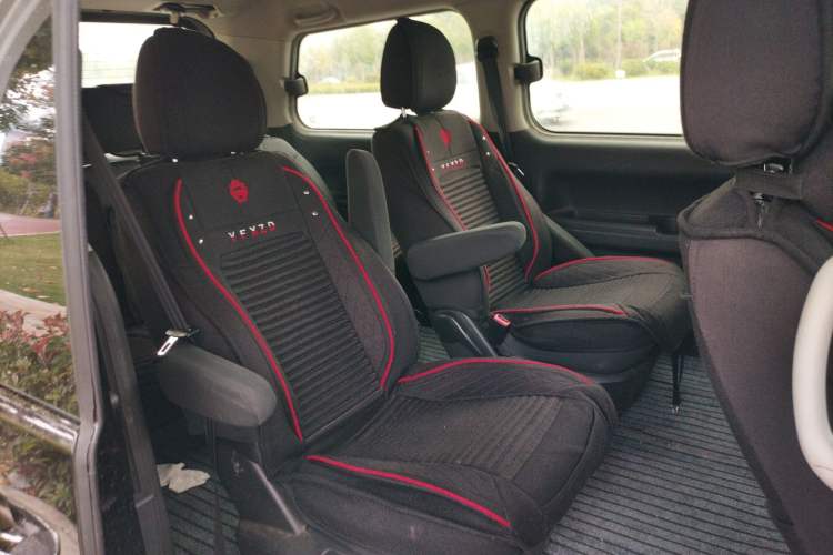 Used JAC M4 2016 2.0L Manual Luxury Version Left Rear Seat