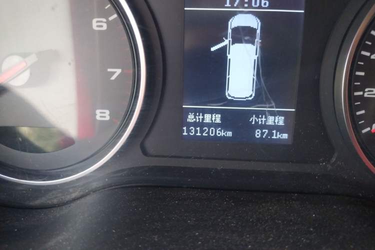 Used JAC M4 2016 2.0L Manual Luxury Smart Version Odometer Close Up