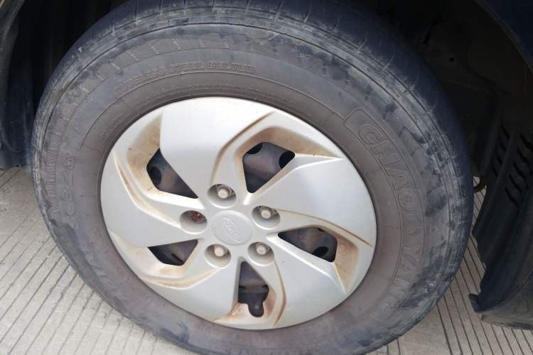 Used JAC M4 2016 2.0L Manual Comfort Edition Right Front Wheel Hub