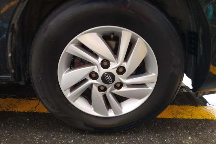 Used JAC M4 2016 2.0L Manual Luxury Smart Version Right Front Wheel Hub