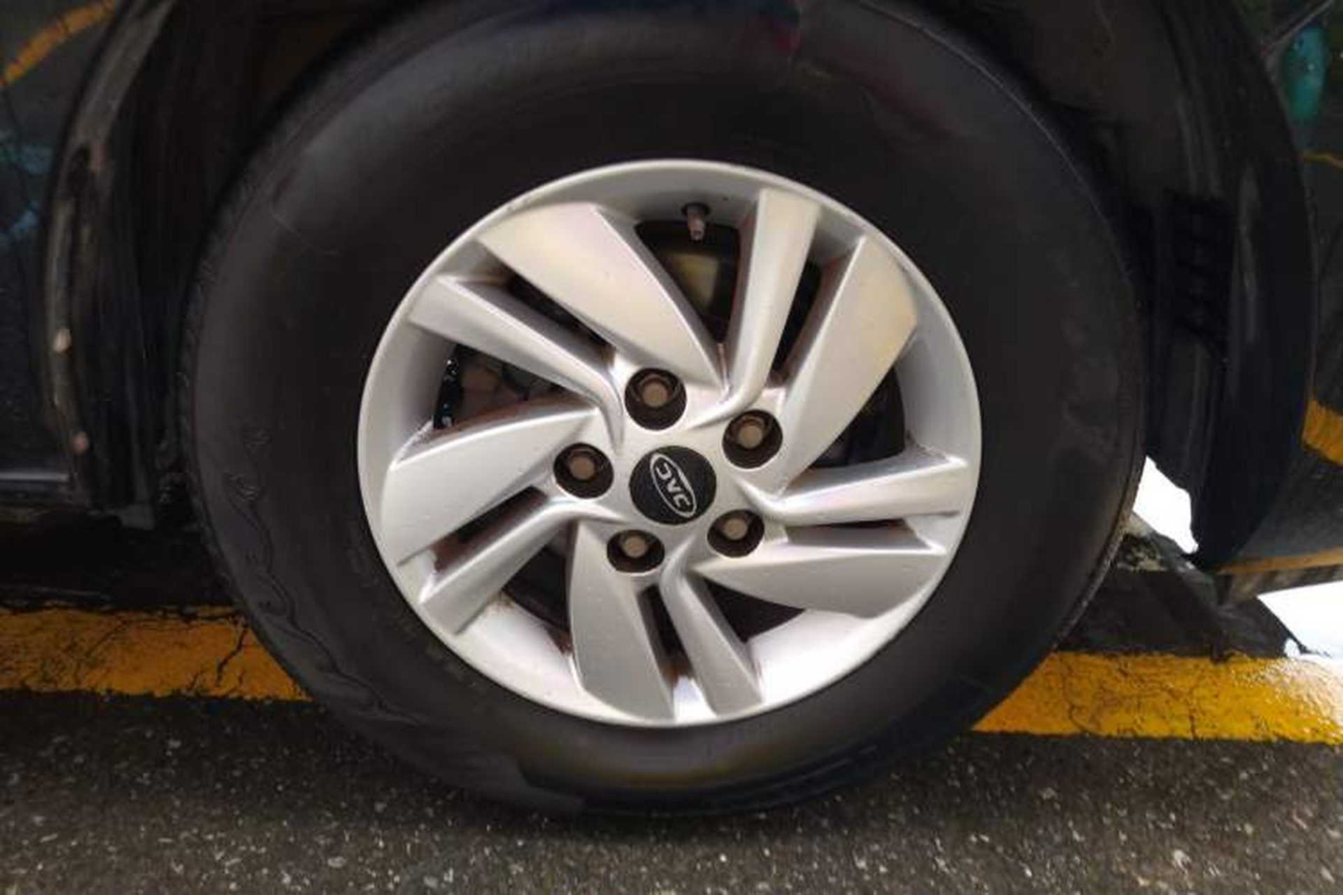 Used JAC M4 2016 2.0L Manual Luxury Smart Version Right Front Wheel Hub