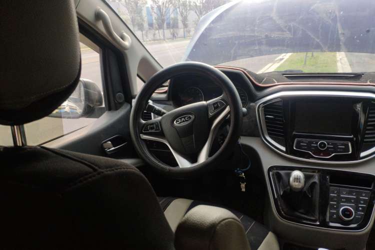 Used JAC M4 2016 2.0L Manual Luxury Smart Version Steering Wheel