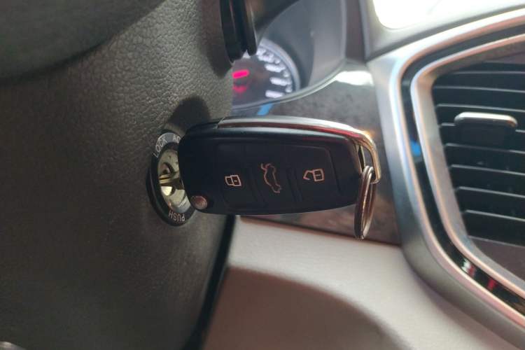 Used JAC M4 2016 2.0L Manual Luxury Smart Version Vehicle Key