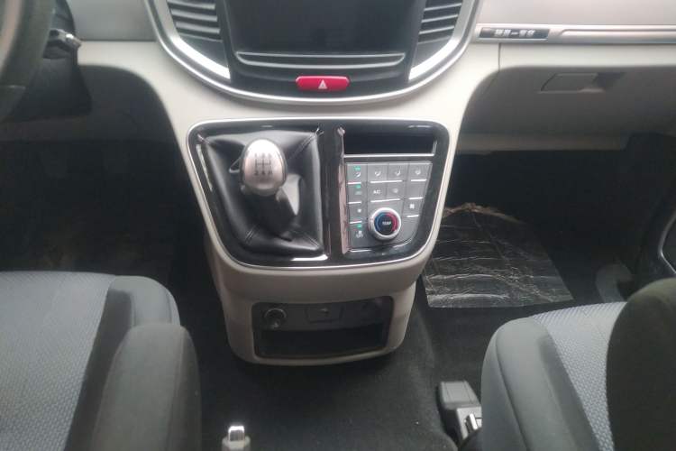 Used JAC M4 2016 2.0L Manual Comfort Edition Gear Lever