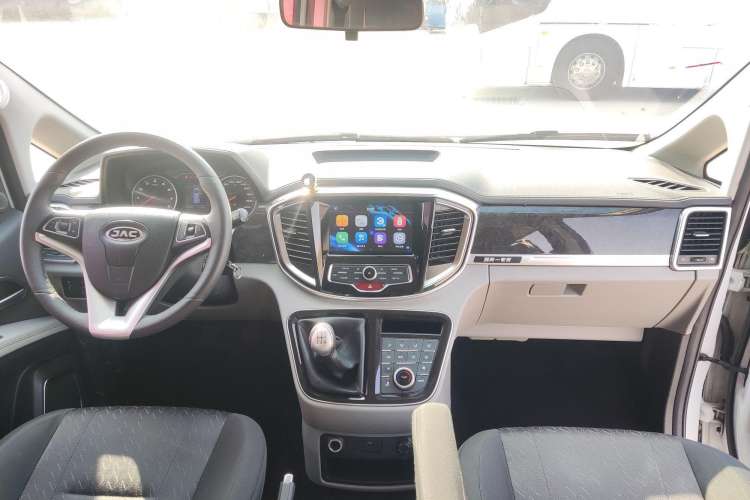 Used JAC M4 2016 2.0L Manual Luxury Version Center Console