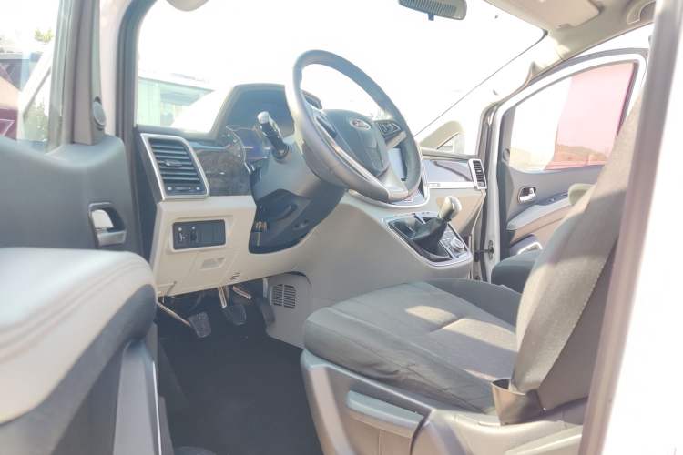 Used JAC M4 2016 2.0L Manual Luxury Version Driver Seat