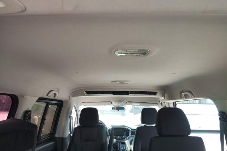 Used JAC M4 2016 2.0L Manual Luxury Version Headliner