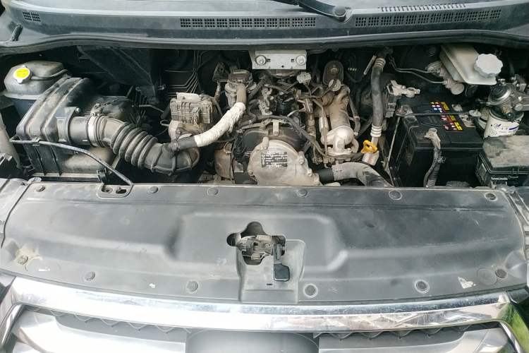 Used JAC M4 2017 1.9T Diesel Manual Luxury Model Engine Bay