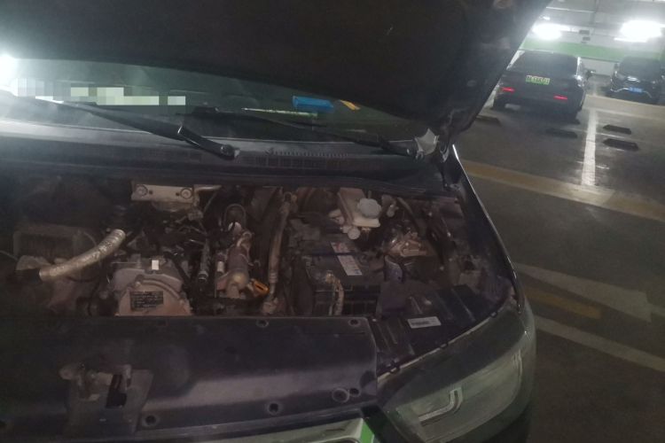Used JAC M4 2017 1.9T Diesel Manual Luxury Model Engine Bay Left
