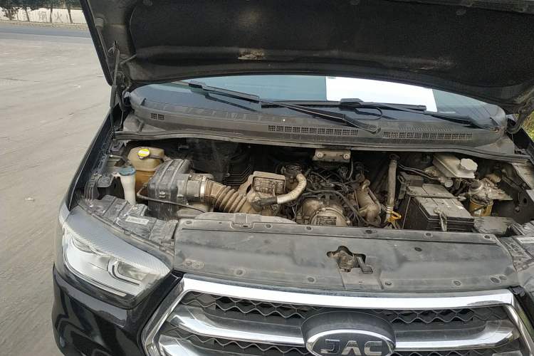 Used JAC M4 2017 1.9T Diesel Manual Luxury Model Engine Bay Right
