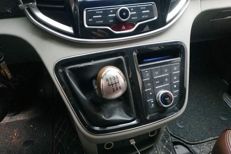 Used JAC M4 2017 1.9T Diesel Manual Luxury Model Gear Lever