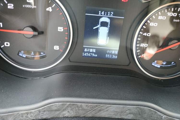 Used JAC M4 2017 1.9T Diesel Manual Luxury Model Odometer Close Up