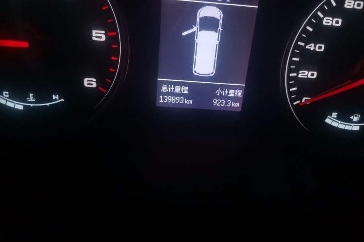 Used JAC M4 2017 1.9T Diesel Manual Luxury Model Odometer Close Up