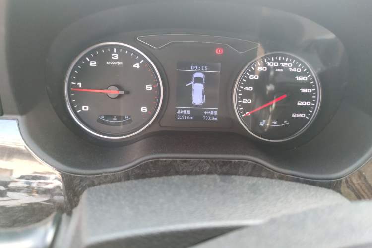 Used JAC M4 2017 1.9T Diesel Manual Luxury Model Odometer Close Up