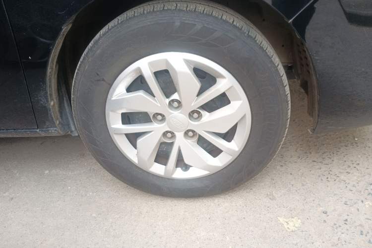 Used JAC M4 2018 2.0L Manual Express Version Right Front Wheel Hub