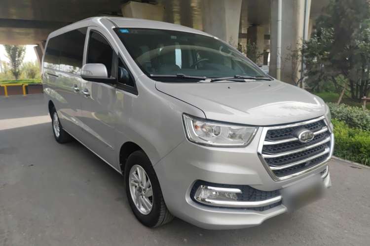Used JAC M4 2019 Business & Travel Series 2.0L Manual Comfort Model China VI Front Right 45 Deg