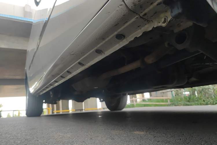 Used JAC M4 2019 Business & Travel Series 2.0L Manual Comfort Model China VI Right Side Sill