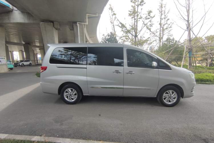 Used JAC M4 2019 Business & Travel Series 2.0L Manual Comfort Model China VI Right Side