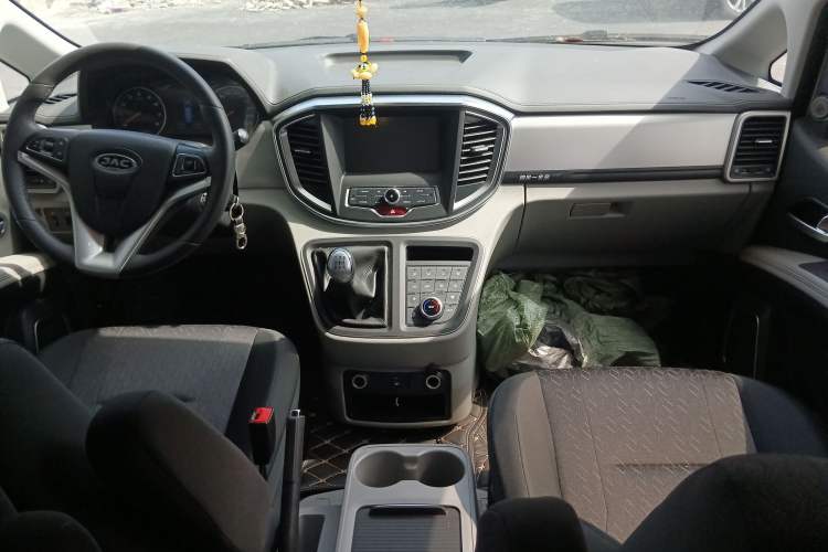Used JAC M4 2019 Business Series 2.0L Manual - China VI Standard Center Console