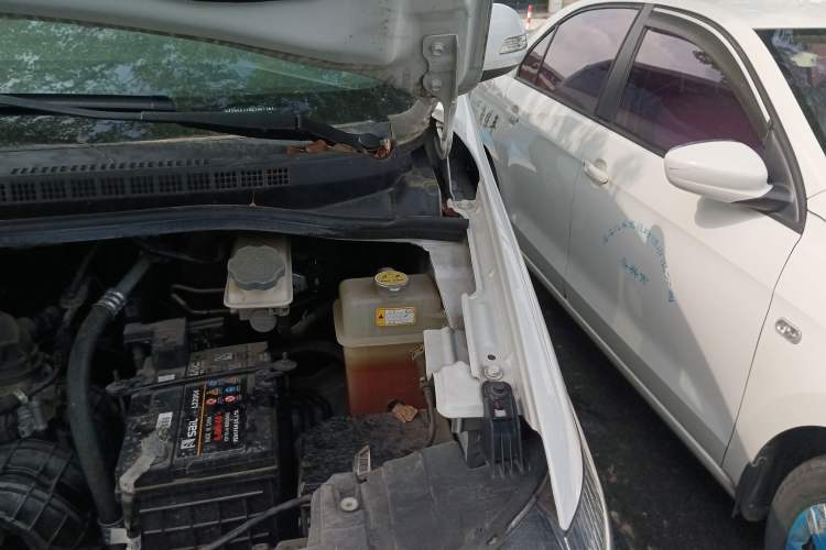 Used JAC M4 2019 Business Series 2.0L Manual - China VI Standard Engine Bay Left