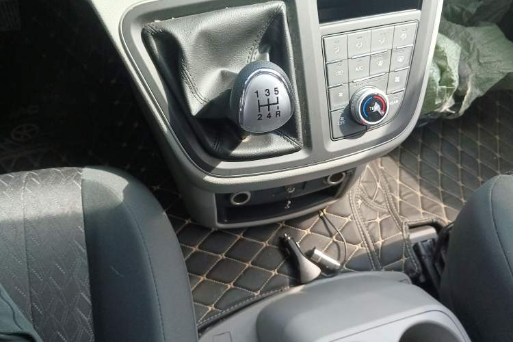 Used JAC M4 2019 Business Series 2.0L Manual - China VI Standard Gear Lever