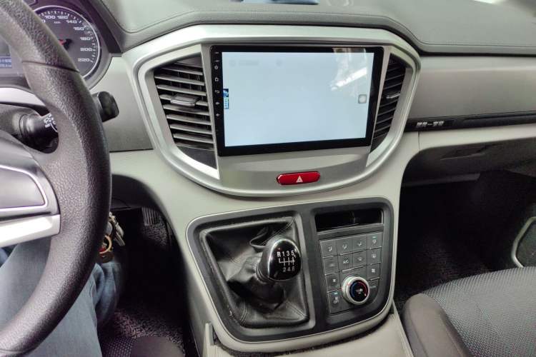 Used JAC M4 2020 2.0 CTI Diesel Manual JingShang Version China VI Standard Audio And AC Panel