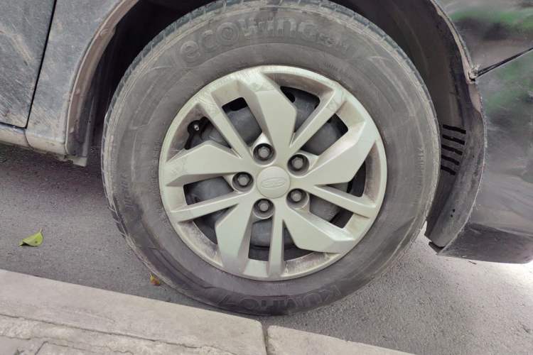 Used JAC M4 2020 2.0 CTI Diesel Manual JingShang Version China VI Standard Right Front Wheel Hub