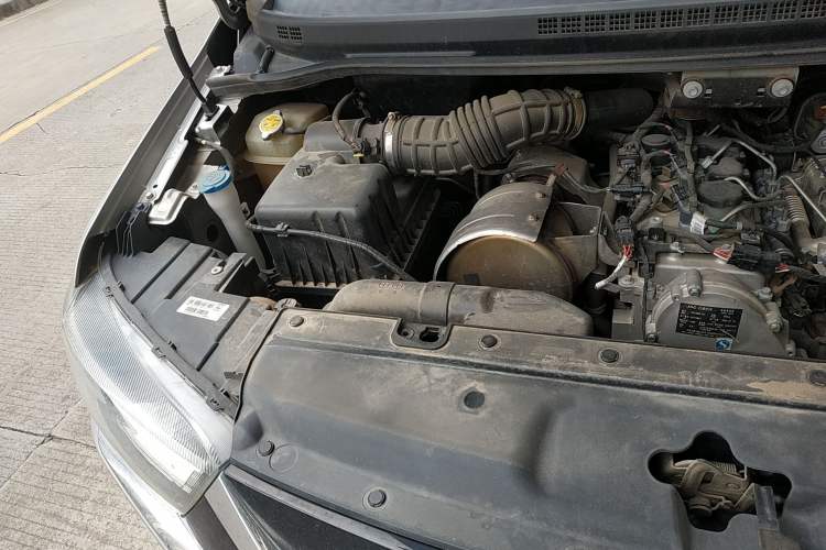 Used JAC M4 2020 2.0 CTI Diesel Manual Jingrui Model China VI Standard Engine Bay Right