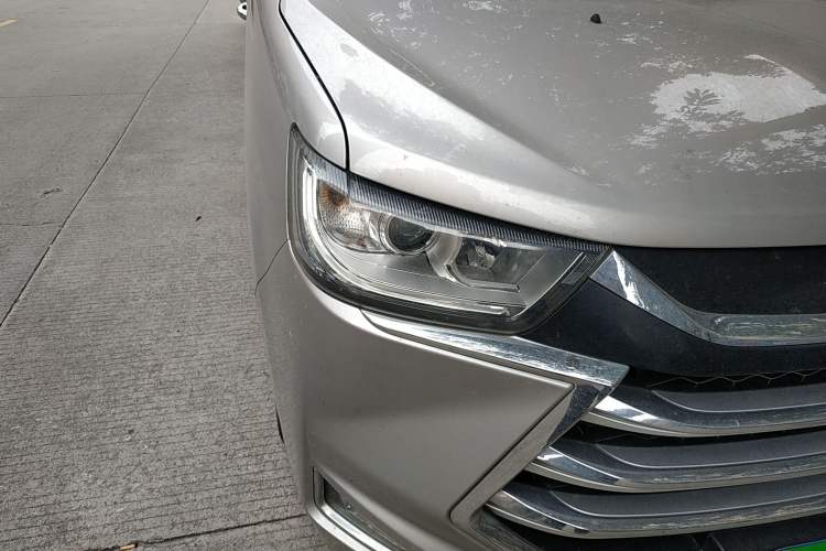 Used JAC M4 2020 2.0 CTI Diesel Manual Jingrui Model China VI Standard Right Front Headlight
