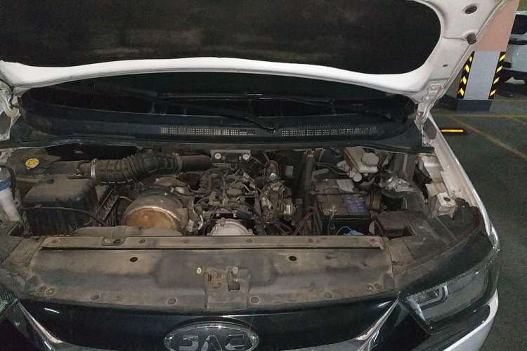Used JAC M4 2020 2.0 CTI Diesel Manual Jingrui Model China VI Standard Engine Bay