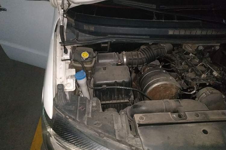 Used JAC M4 2020 2.0 CTI Diesel Manual Jingrui Model China VI Standard Engine Bay Right