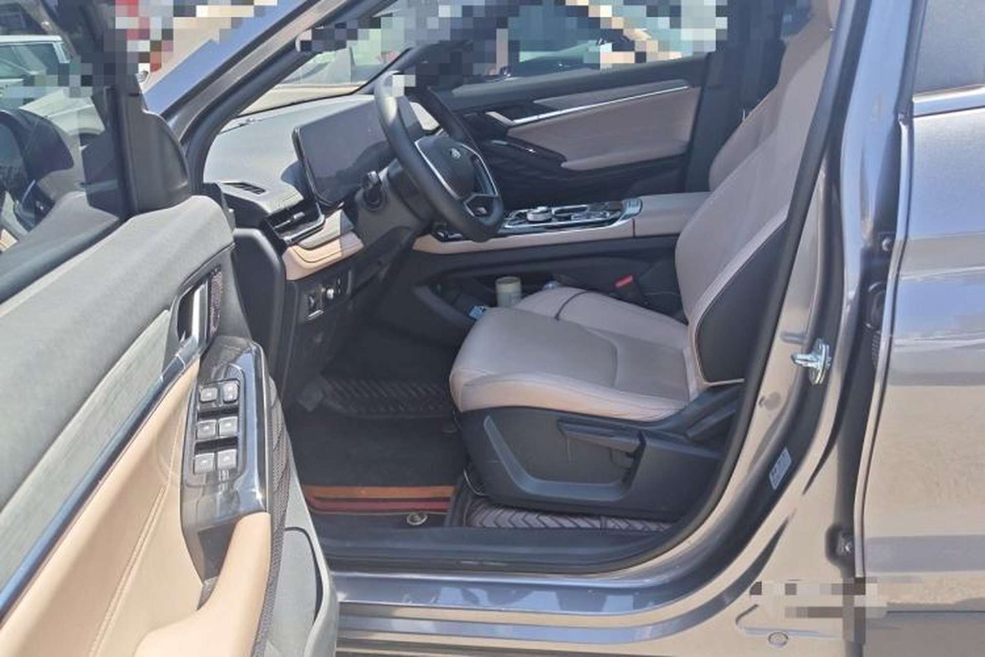 Used JAC QX PHEV 2023 120 km Kinergy Version Left Front Seat