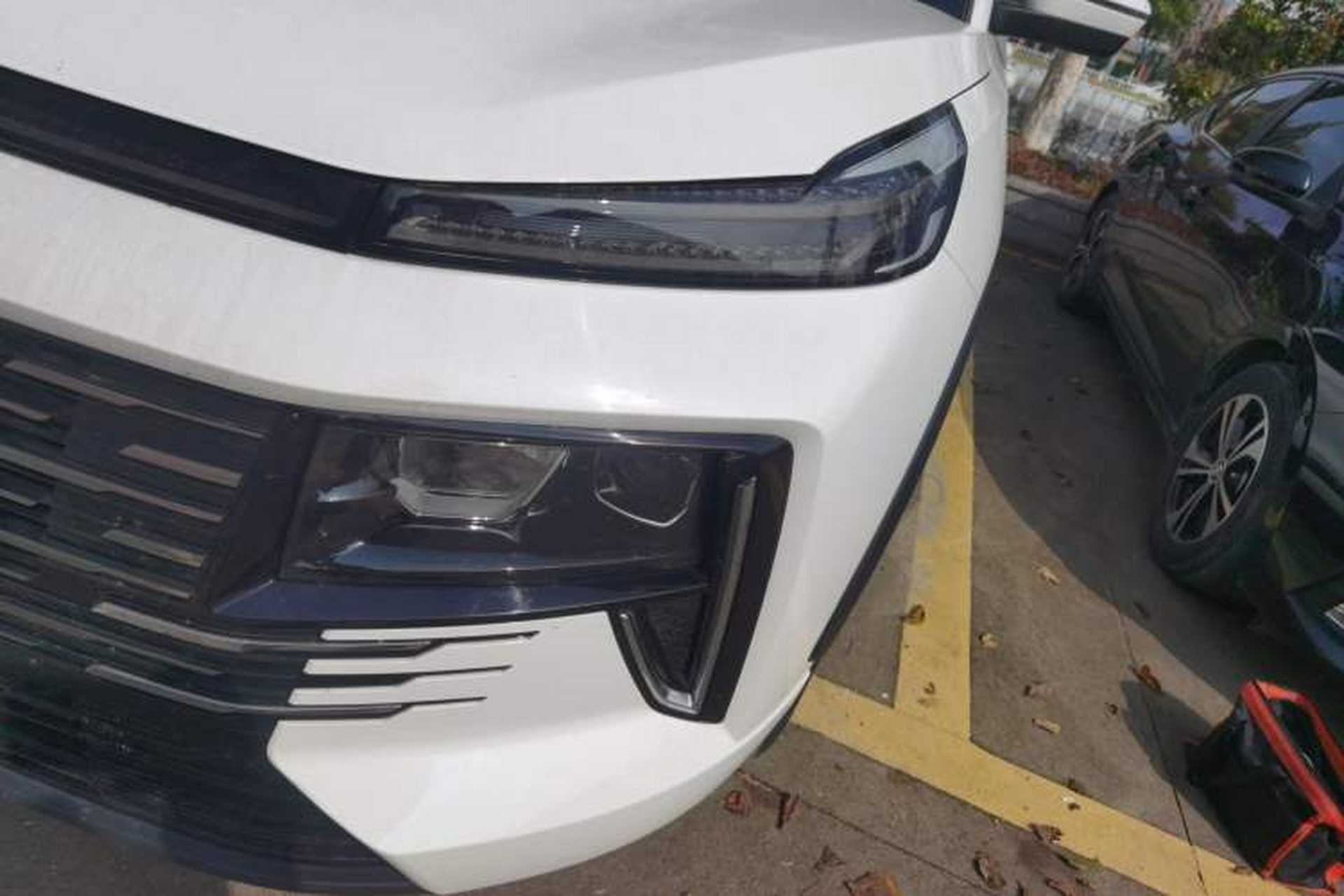 Used JAC QX PHEV 2025 120km Kinetic Edition Left Front Headlight