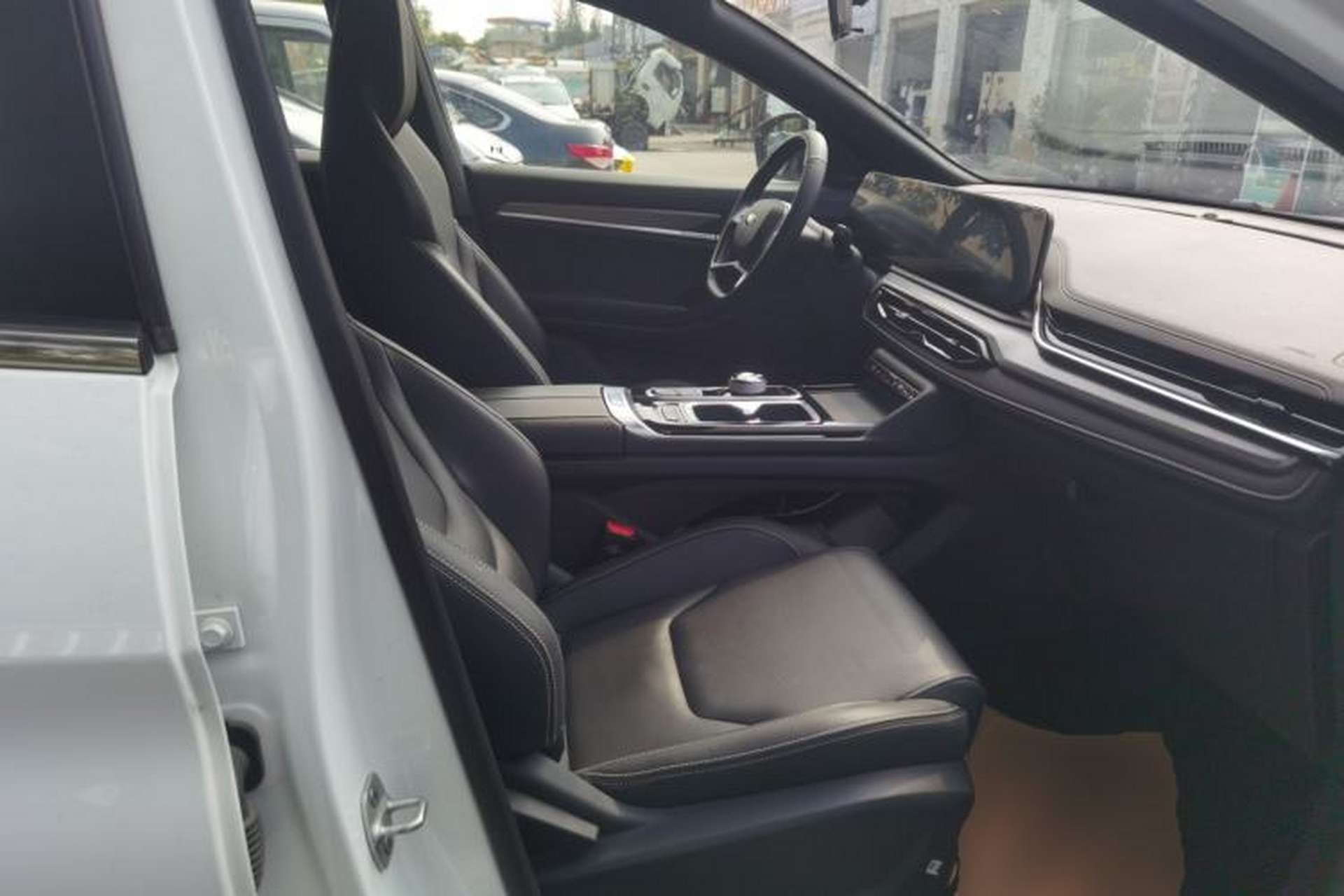 Used JAC QX PHEV 2025 120km Kinetic Edition Right Front Seat