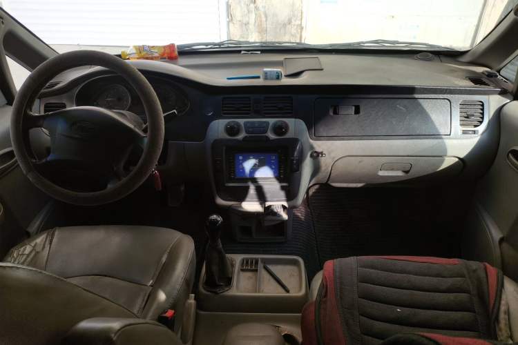 Used JAC Refine 2007 2.4L Colorful Journey CBR Gasoline Manual Standard Version HFC4GA1 Center Console