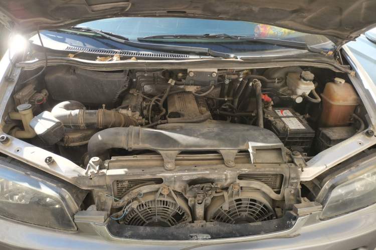 Used JAC Refine 2007 2.4L Colorful Journey CBR Gasoline Manual Standard Version HFC4GA1 Engine Bay