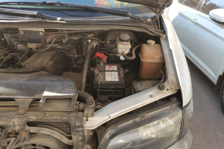Used JAC Refine 2007 2.4L Colorful Journey CBR Gasoline Manual Standard Version HFC4GA1 Engine Bay Left