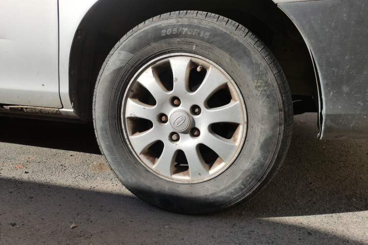 Used JAC Refine 2007 2.4L Colorful Journey CBR Gasoline Manual Standard Version HFC4GA1 Right Front Wheel Hub