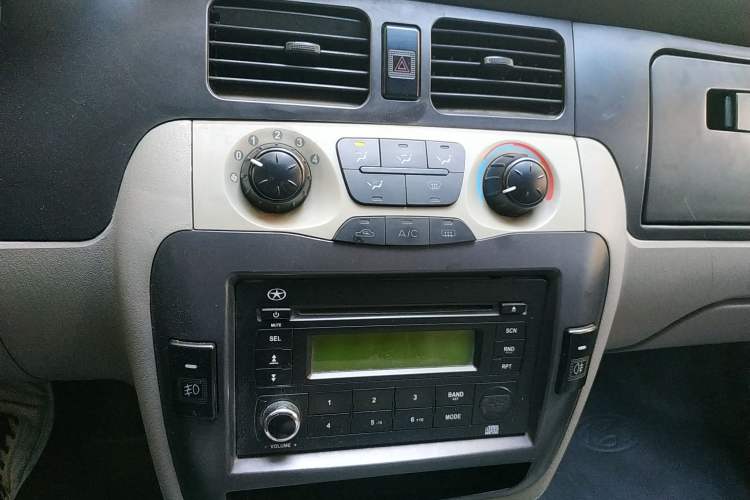 Used JAC Refine 2008 2.4L Colorful Journey Gasoline Manual Basic Version HFC4GA1-C Audio And AC Panel