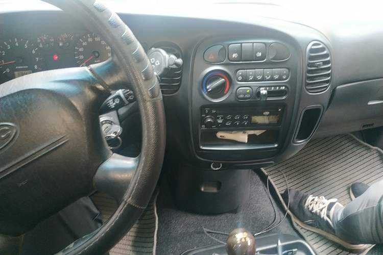 Used JAC Refine 2008 2.0L Shuttle Gasoline Basic Model with Front and Rear Air Conditioning Audio And AC Panel