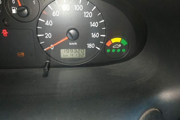 Used JAC Refine 2008 2.0L Shuttle Gasoline Basic Model with Front and Rear Air Conditioning Odometer Close Up