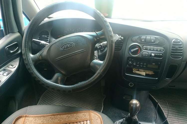 Used JAC Refine 2008 2.0L Shuttle Gasoline Basic Model with Front and Rear Air Conditioning Steering Wheel