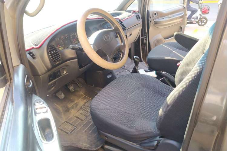 Used JAC Refine 2011 2.0L Shuttle Gasoline Standard Edition HFC4GA3 Driver Seat