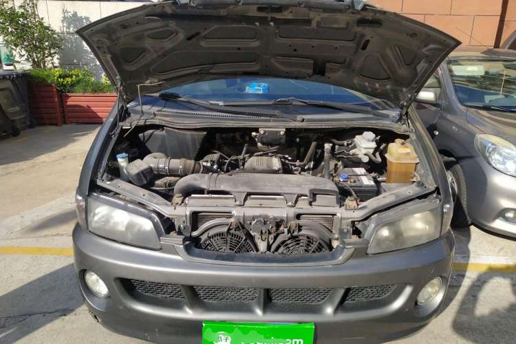 Used JAC Refine 2011 2.0L Shuttle Gasoline Standard Edition HFC4GA3 Engine Bay