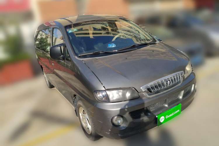 Used JAC Refine 2011 2.0L Shuttle Gasoline Standard Edition HFC4GA3 Front Right 45 Deg