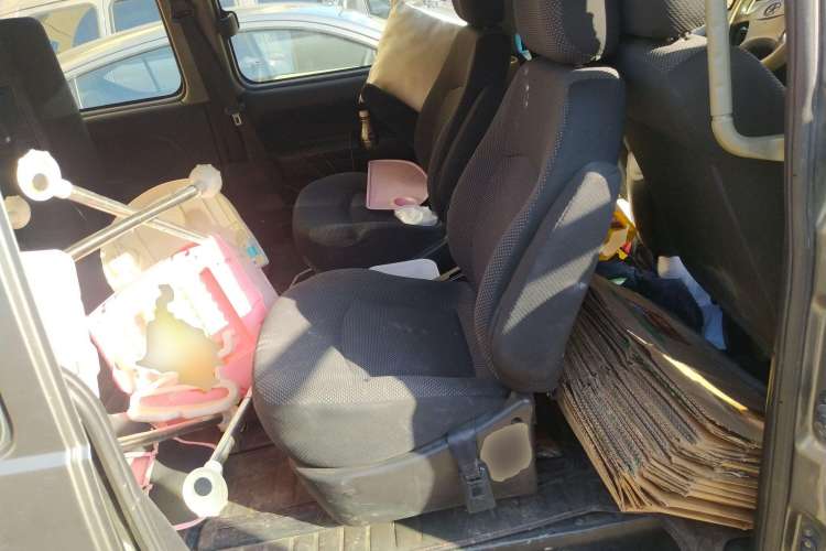 Used JAC Refine 2011 2.0L Shuttle Gasoline Standard Edition HFC4GA3 Left Rear Seat