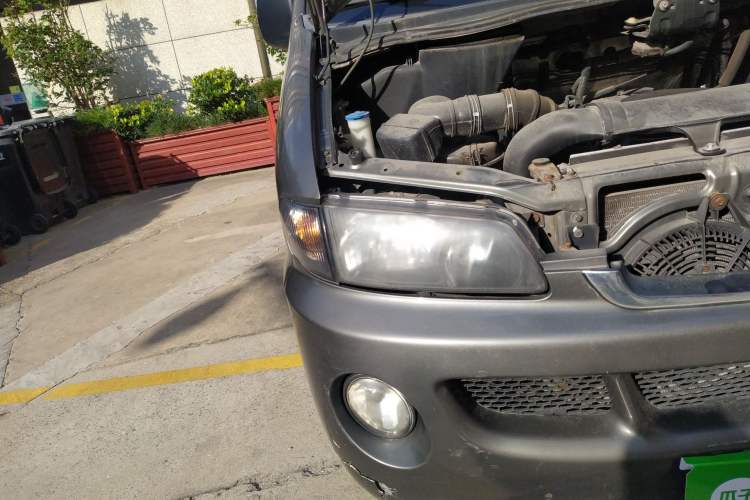 Used JAC Refine 2011 2.0L Shuttle Gasoline Standard Edition HFC4GA3 Right Front Headlight