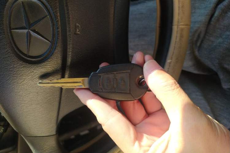 Used JAC Refine 2011 2.0L Shuttle Gasoline Standard Edition HFC4GA3 Vehicle Key