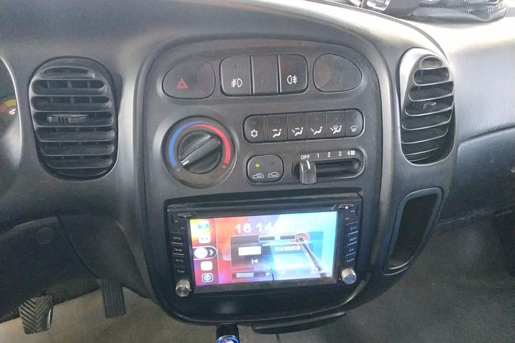 Used JAC Refine 2011 2.0L Shuttle Gasoline Comfort Edition HFC4GA3 Audio And AC Panel
