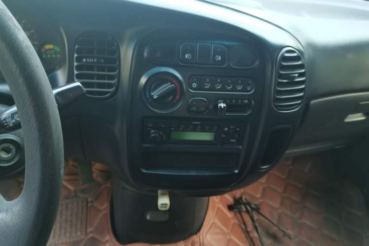 Used JAC Refine 2011 2.0L Shuttle Gasoline Comfort Edition HFC4GA3 Audio And AC Panel